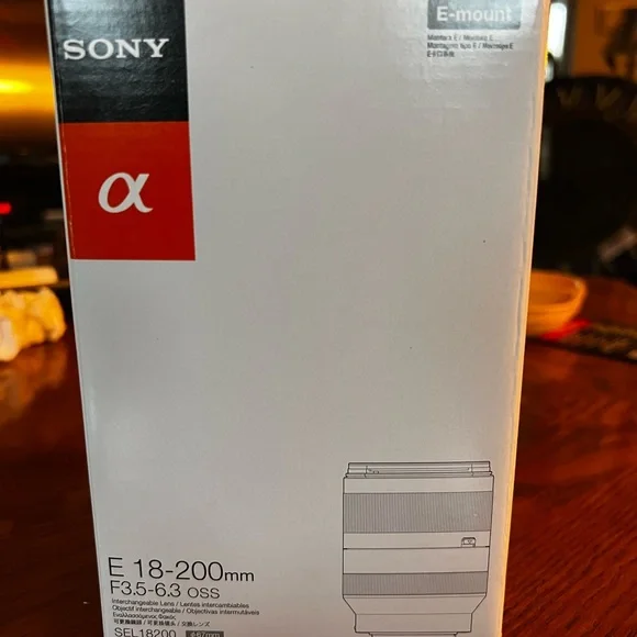 Sony 18-200mm f/3.5-6.3 OSS Lens, EF Mount, Sony Alpha SEL18200 Free Shipping! - Picture 15 of 15